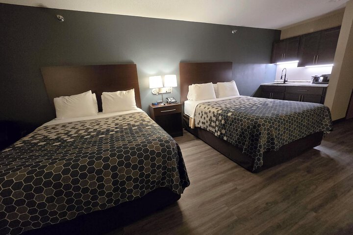 Room 12 of 32