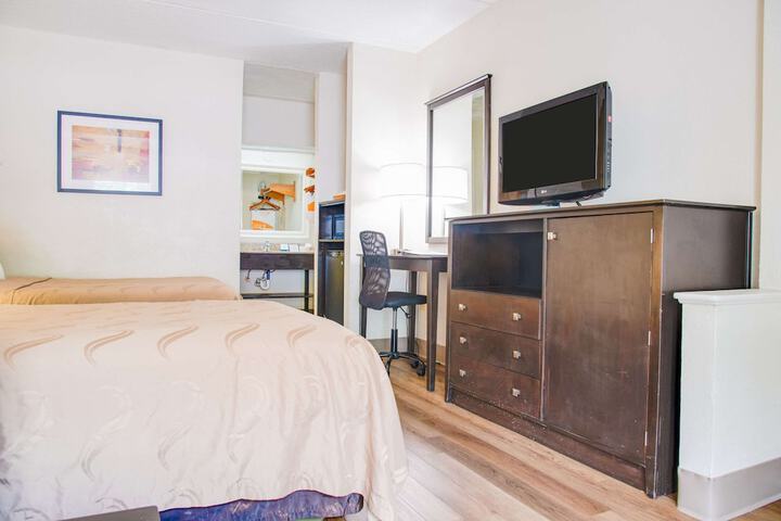 Room 8 of 24