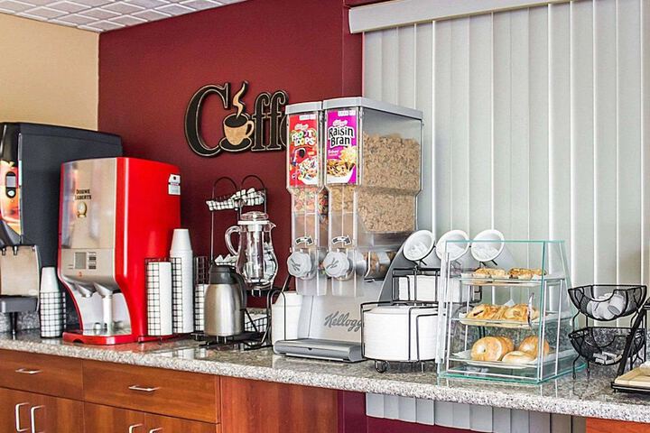 Breakfast/Coffee Service 30 of 30