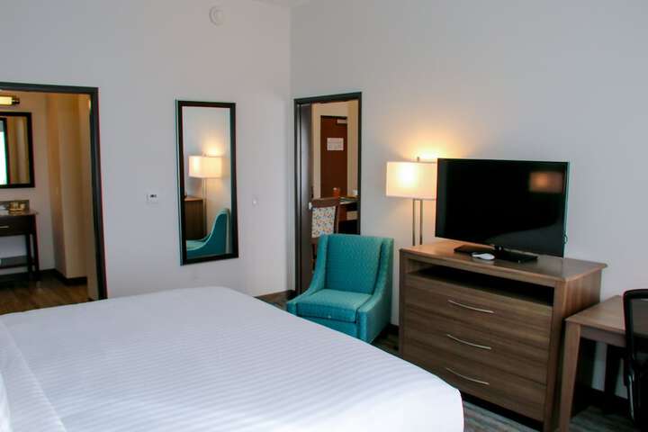 Holiday Inn & Suites Denver Tech Center-Centennial by IHG