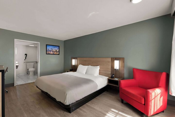 Room 42 of 48
