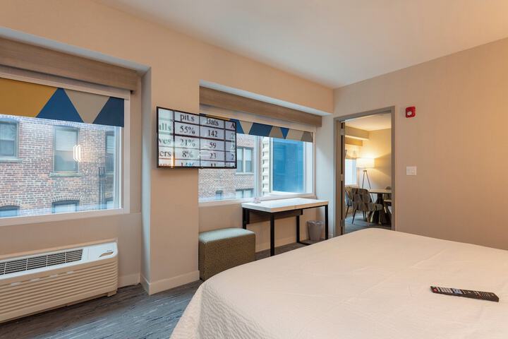 Room 34 of 61