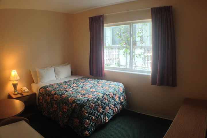 Room 28 of 39