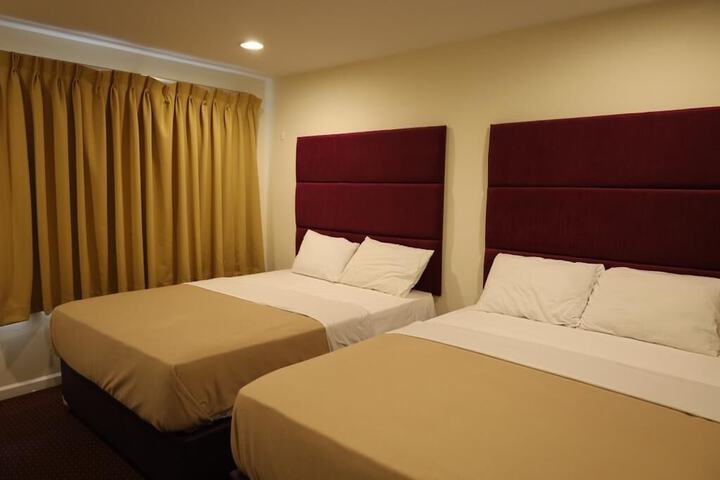 Room 7 of 8