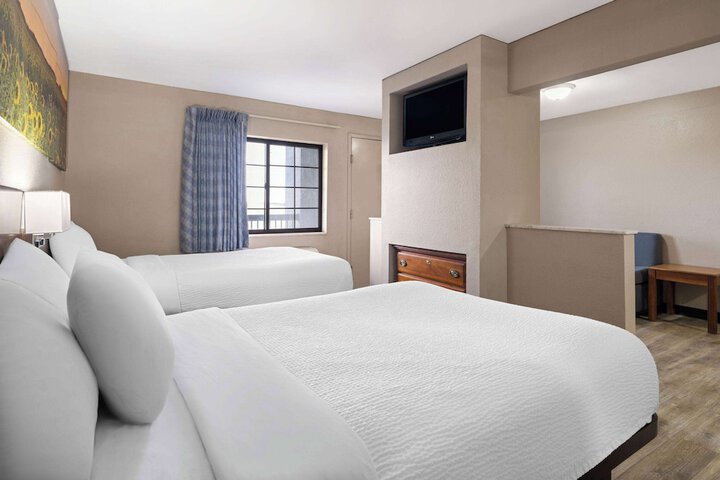 Days Inn & Suites by Wyndham Kokomo