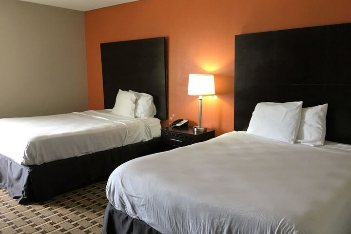 Room 12 of 28