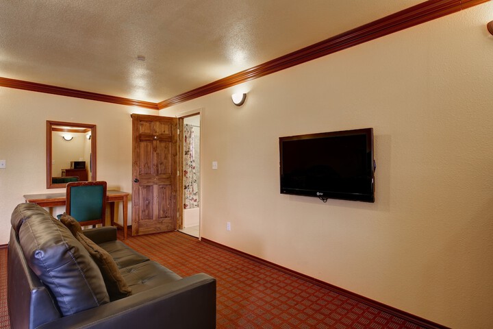 Room 32 of 43