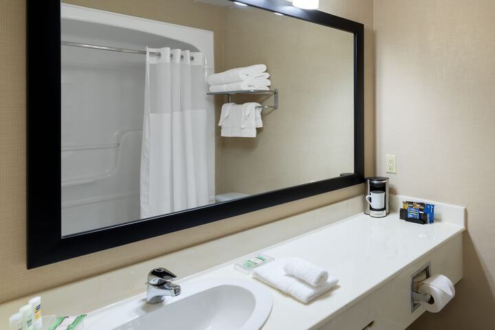 Quality Inn and Suites Oakville-Mississauga