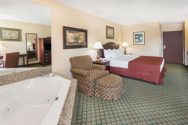 Room 22 of 40