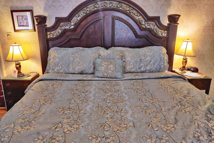 Montague Inn