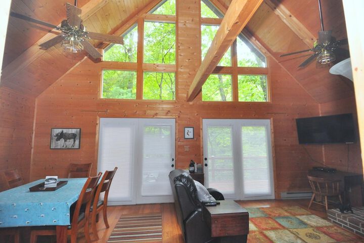 Rosies Creekside Retreat - 3 BR Escape!