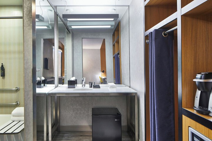 Aloft by Marriott Dulles Airport North