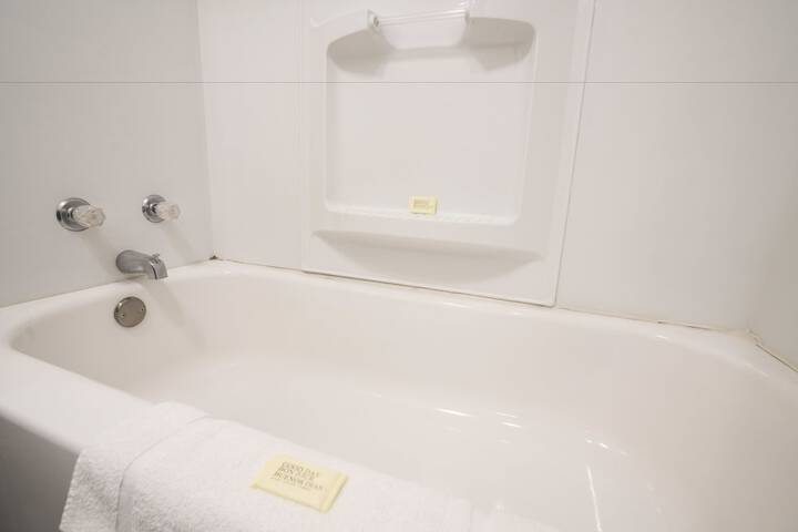 Room 16 of 37