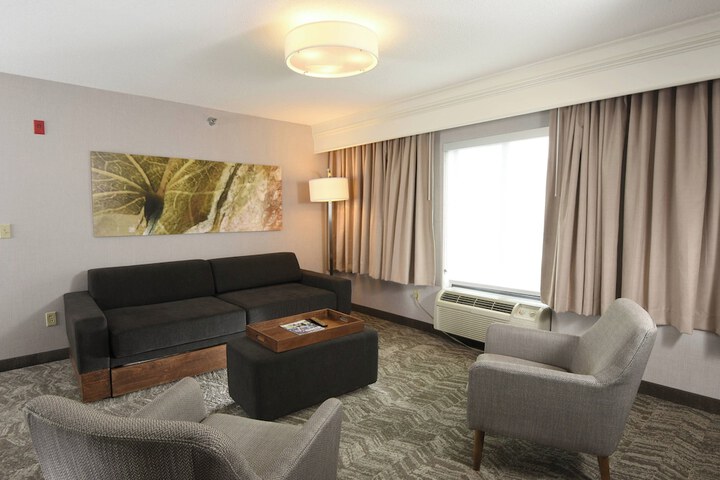 Room 17 of 32