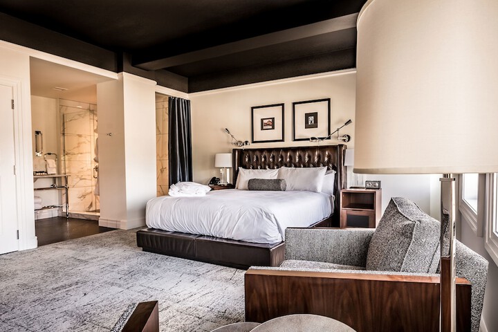 Room 21 of 28