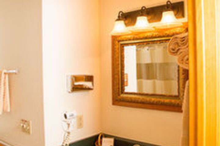 Lark Inn