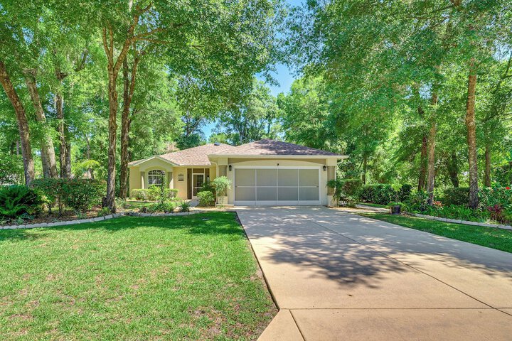 4 Mi to Rainbow Springs: Dunnellon Home w / Pool!
