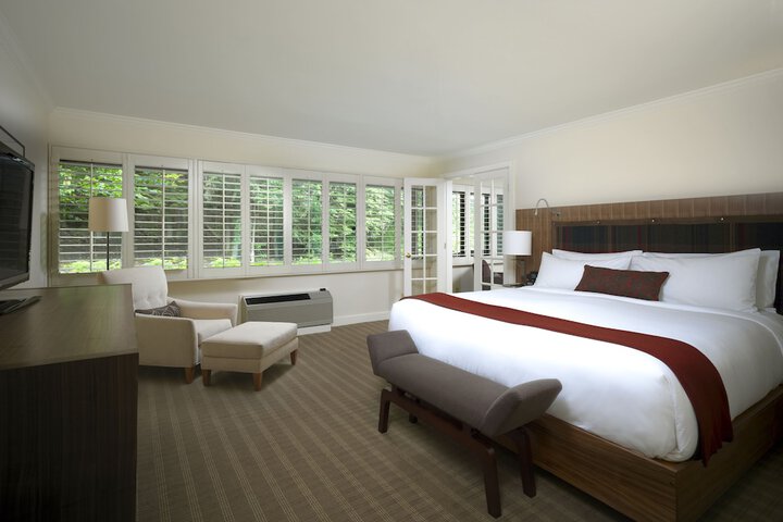 Topnotch Resort