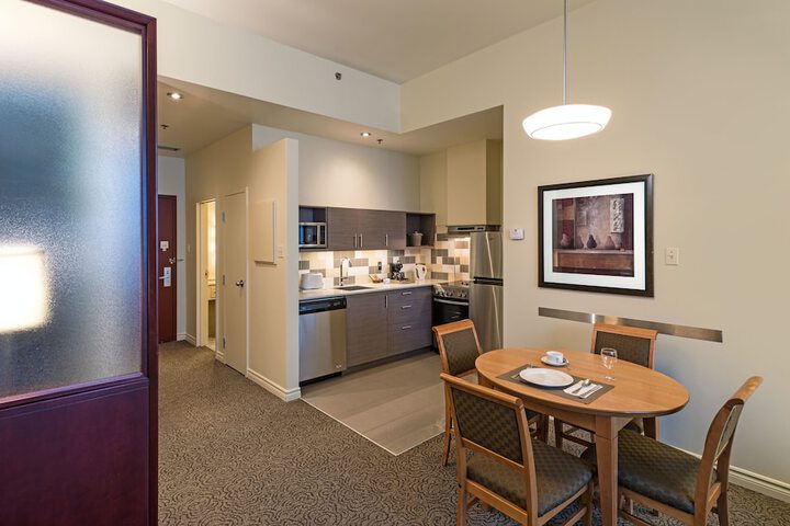 Le Square Phillips Hotel & Suites