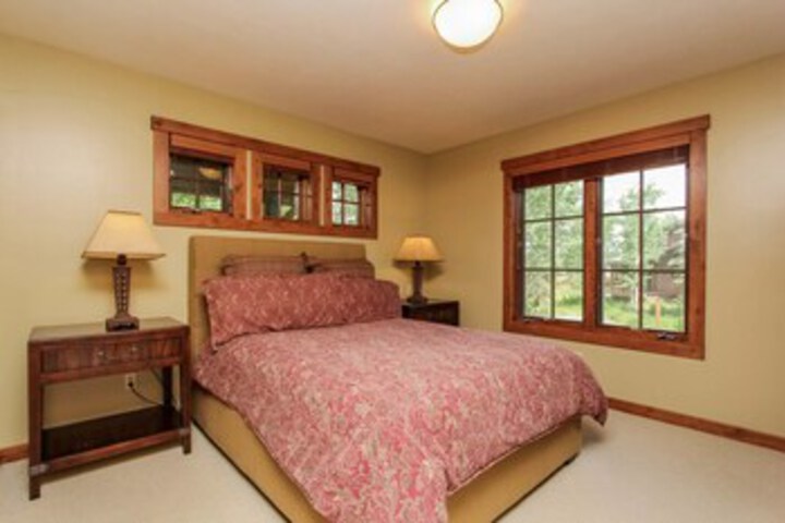 Discovery Chalet 374 - Three Bedroom Cabin