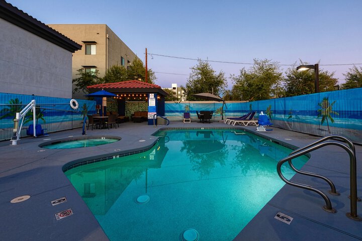 Pool 24 of 170