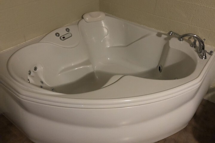 Hot Tub 28 of 31