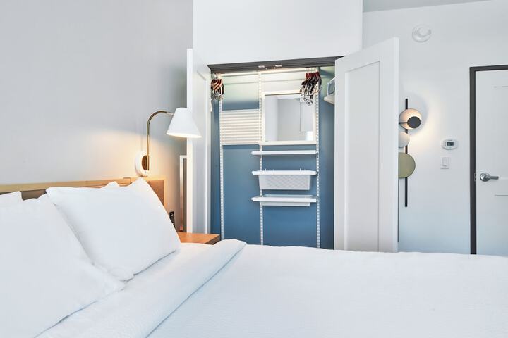 Room 17 of 35