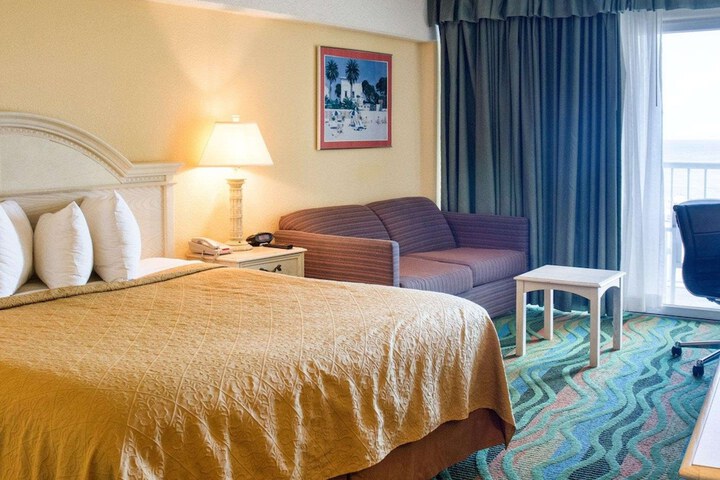 Room 28 of 67