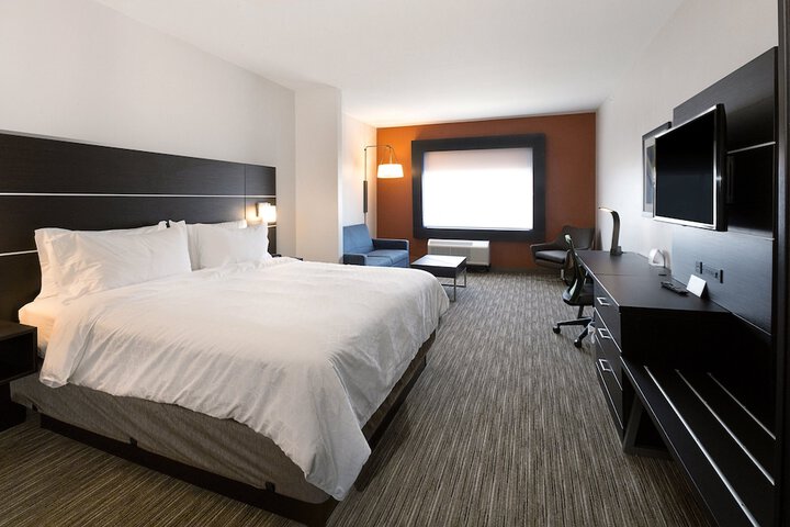 Room 14 of 33
