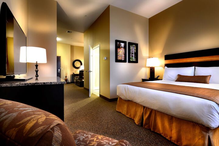 Hotel Maison Yakima Tapestry Collection by Hilton