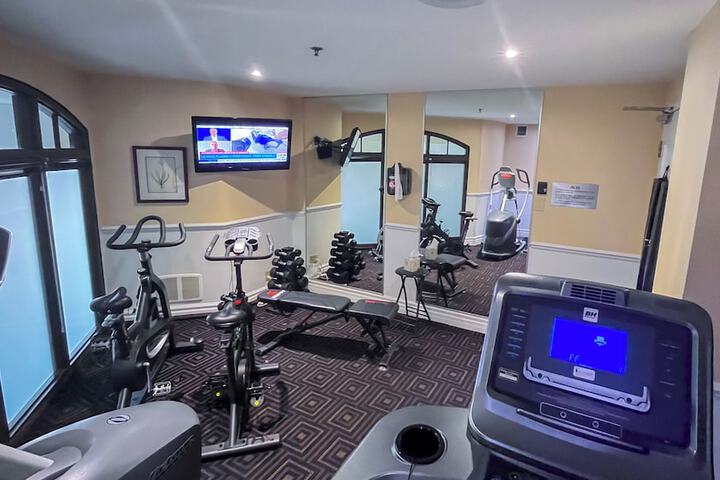 Le St-Martin Hotel & Suites Laval