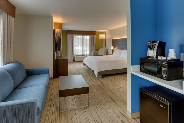 Room 15 of 51