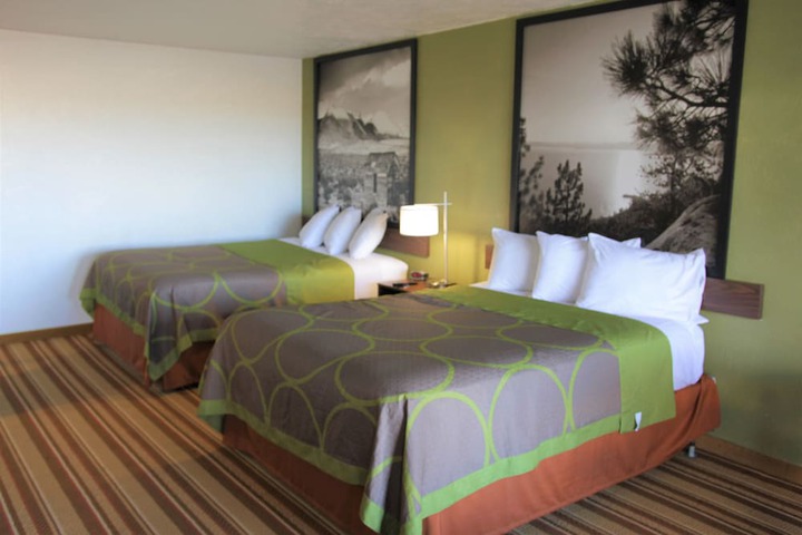 Room 16 of 38