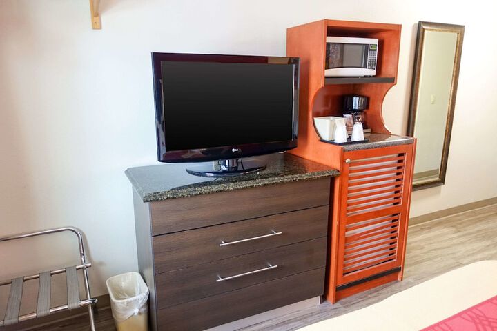 Room 10 of 31