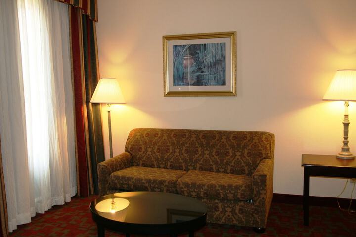 Room 21 of 48