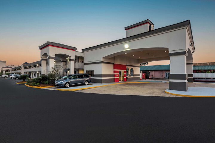 Hotel 3 of 33