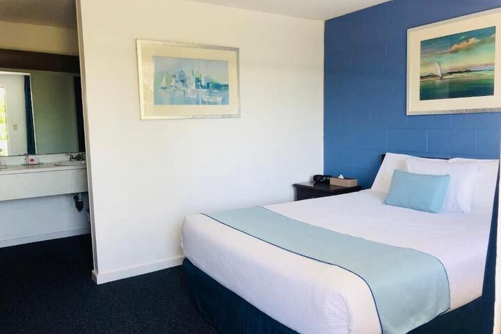 Room 13 of 29