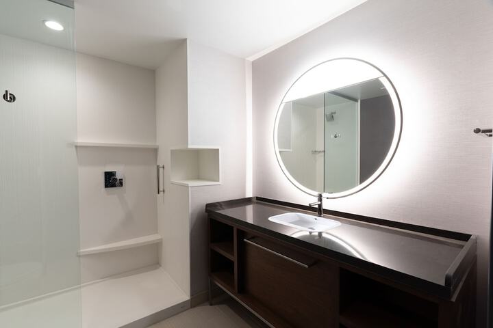 Room 14 of 38