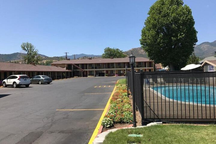 Klamath Motor Lodge