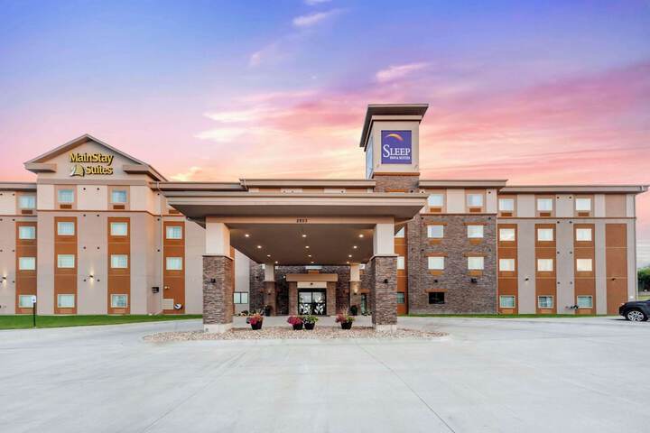 MainStay Suites Lincoln University Area