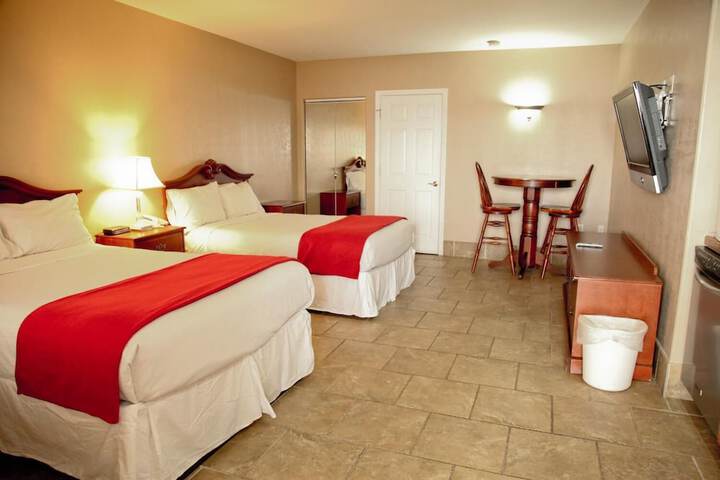 Lake Grassy Inn & Suites