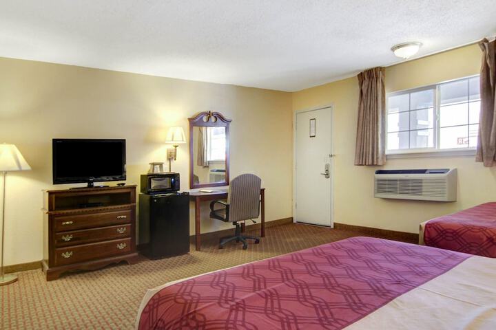 Room 28 of 48