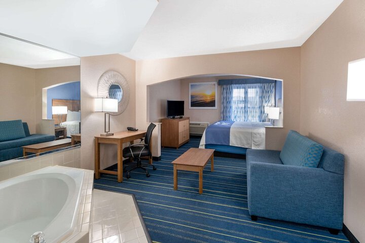 Room 14 of 28