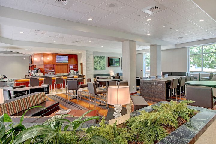 Holiday Inn University Plaza-Bowling Green by IHG