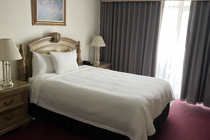 Room 37 of 53