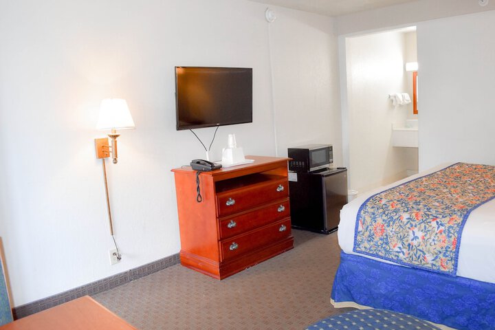 Room 16 of 31