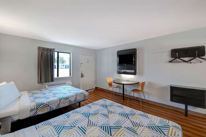 Room 28 of 31