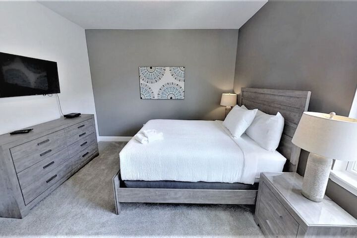 Room 12 of 46