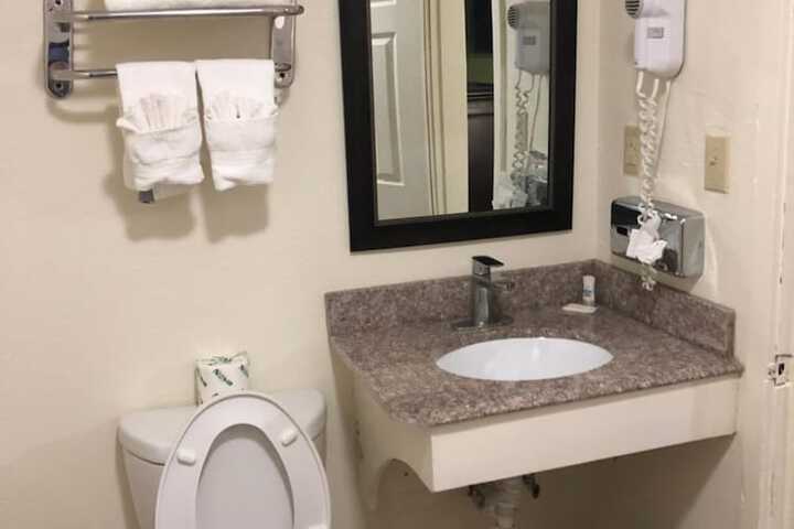 Room 6 of 19