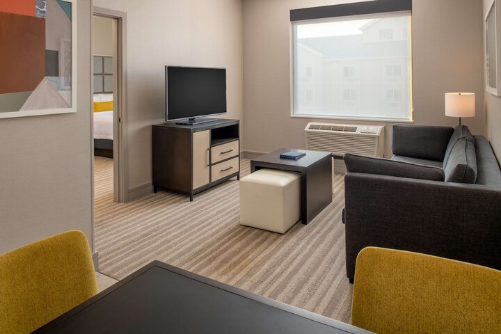 Room 18 of 28